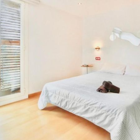 Apartamento En La Playa Con Terraza Apartment โกมาร์รูกา ภายนอก รูปภาพ