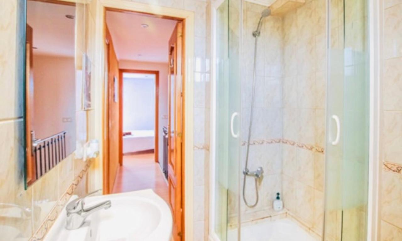 Apartamento En La Playa Con Terraza Apartment โกมาร์รูกา ภายนอก รูปภาพ
