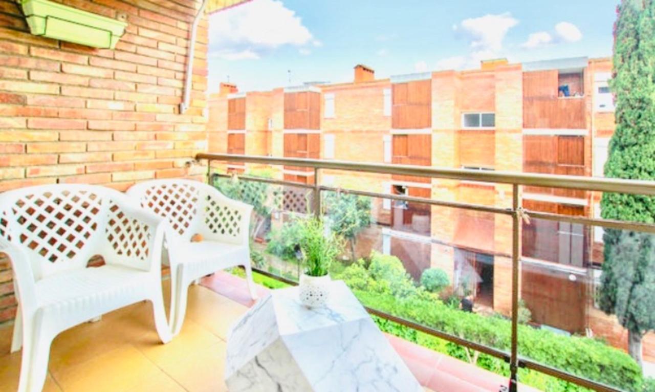 Apartamento En La Playa Con Terraza Apartment โกมาร์รูกา ภายนอก รูปภาพ